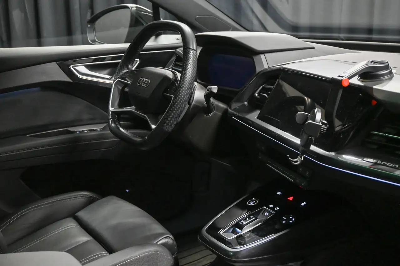 Audi Q4 e-tron снимка Audi Q4 e-tron