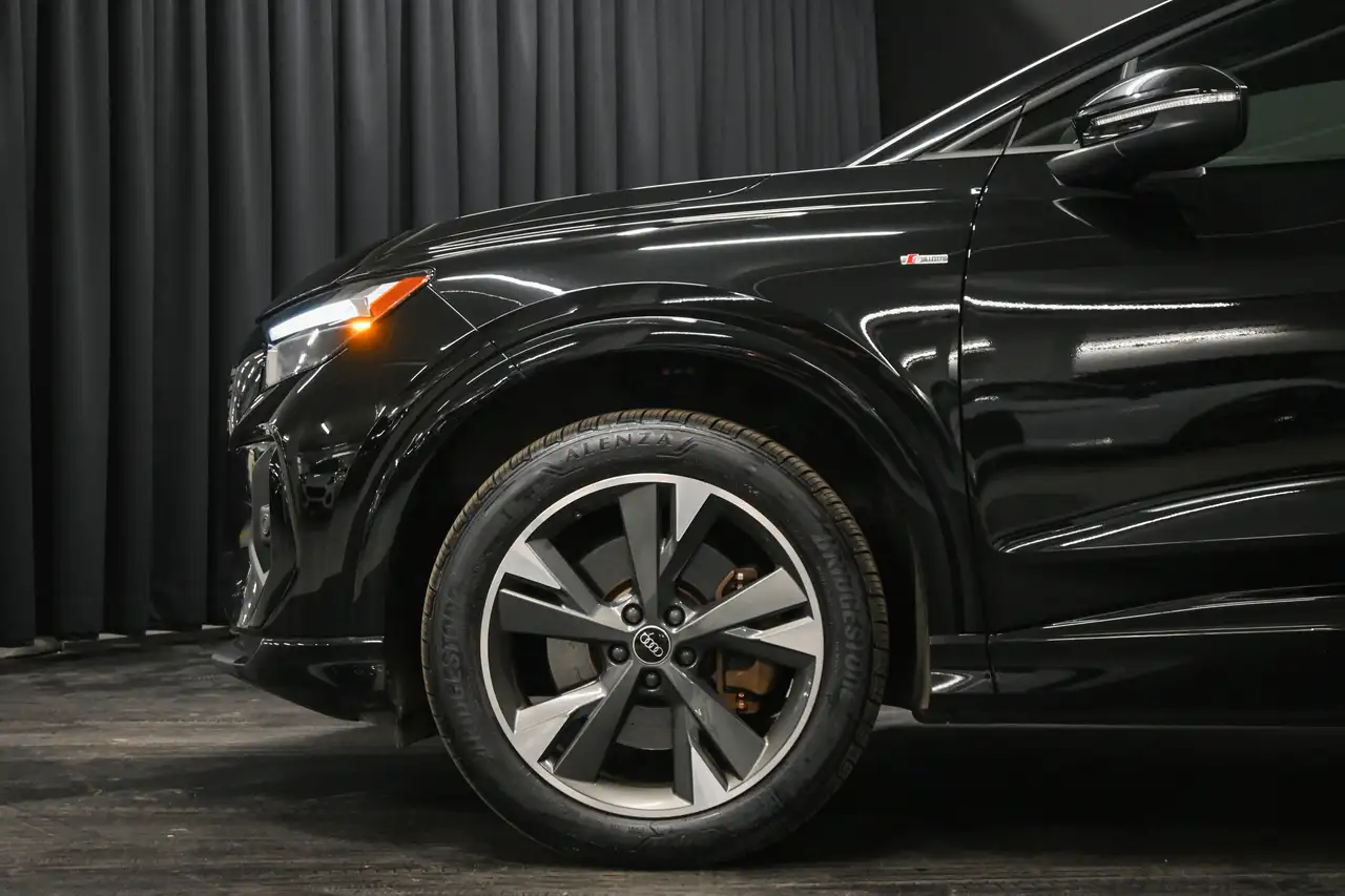 Audi Q4 e-tron снимка Audi Q4 e-tron