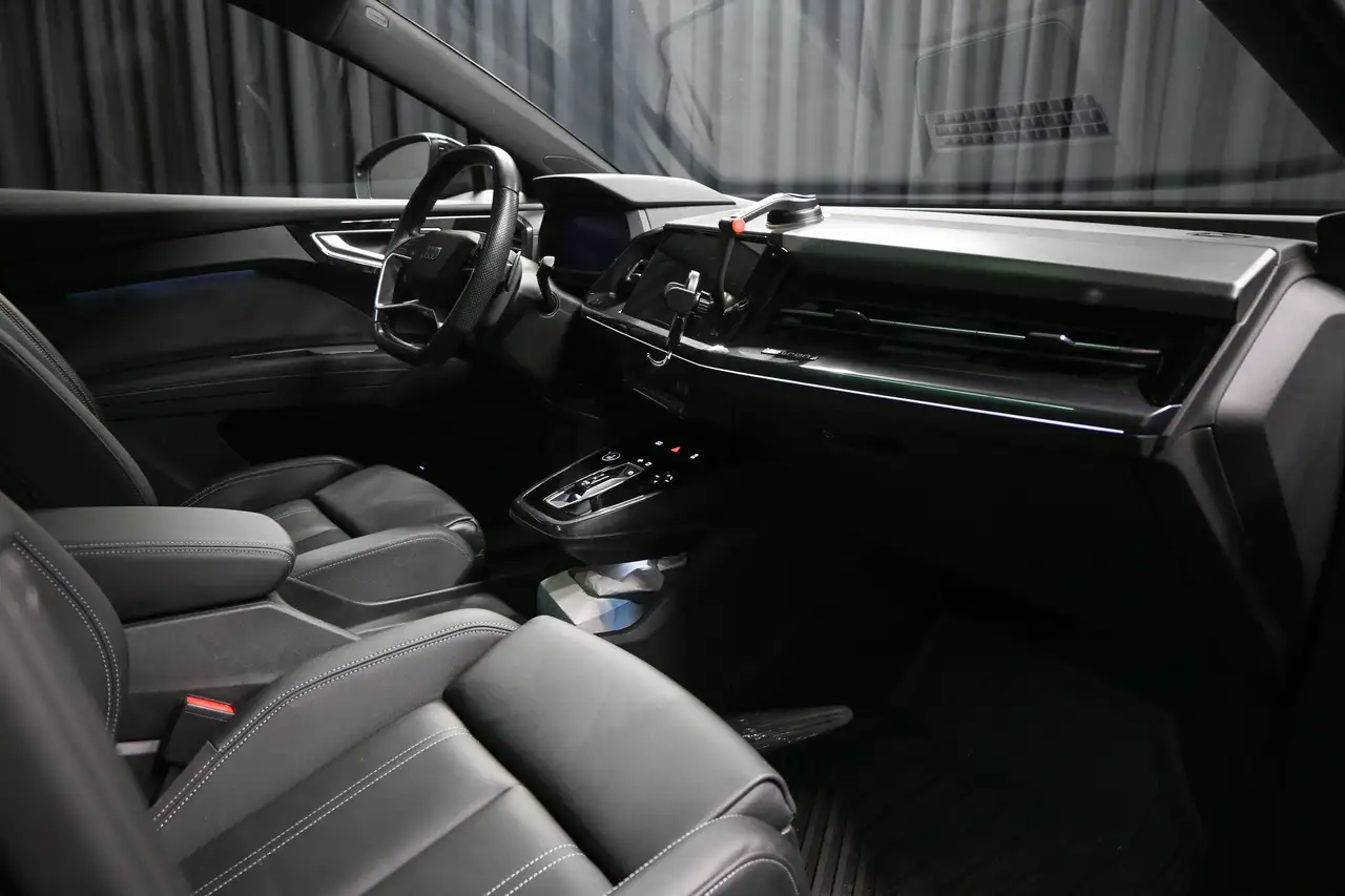 Audi Q4 e-tron снимка Audi Q4 e-tron