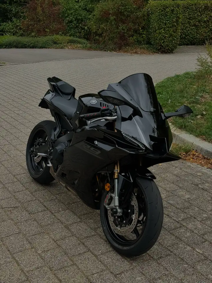 Yamaha YZF-R9