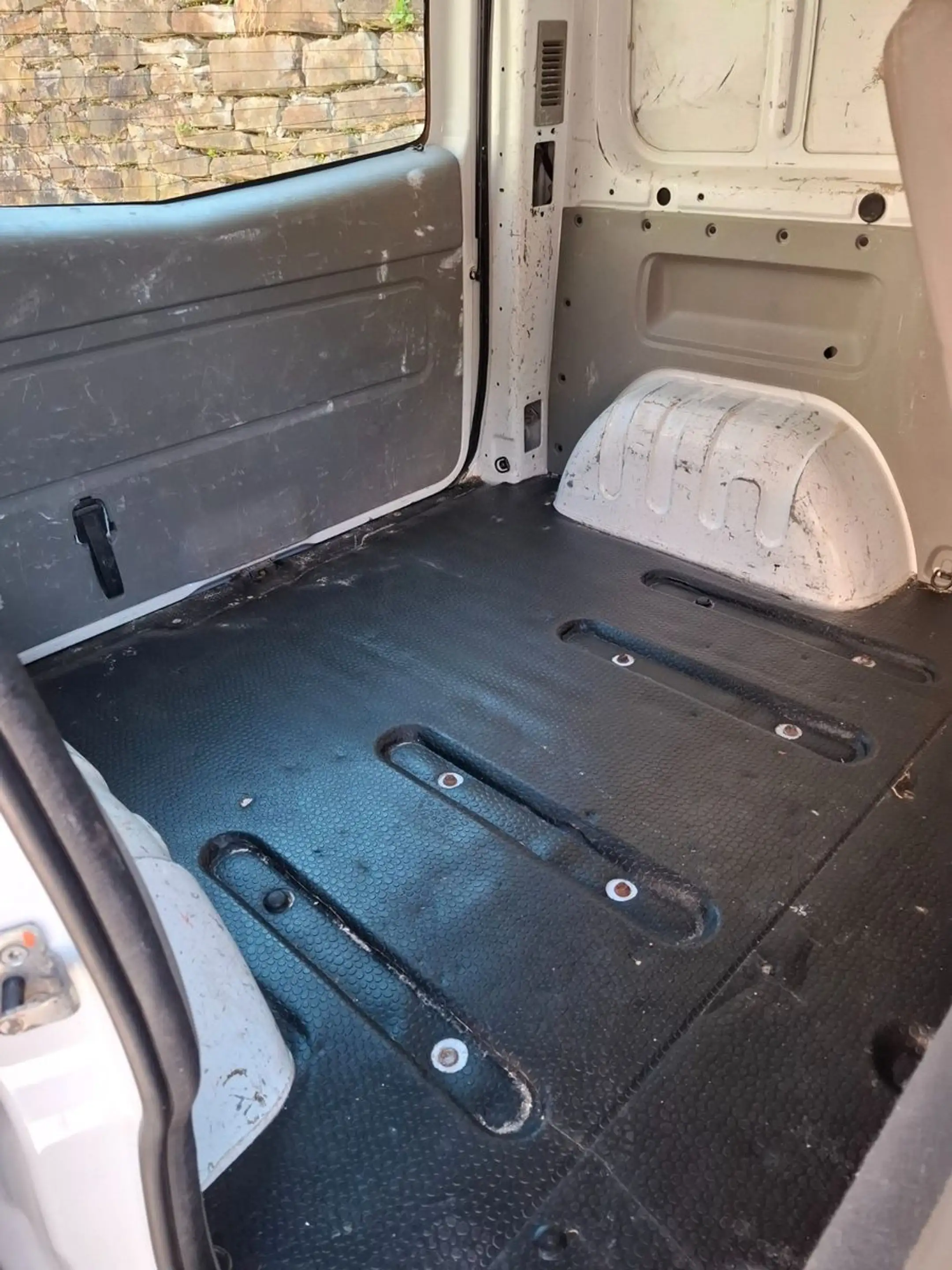 Opel Vivaro Mixto 6 Sitzer Klima AHK 9 Sitzer möglich — photo 7