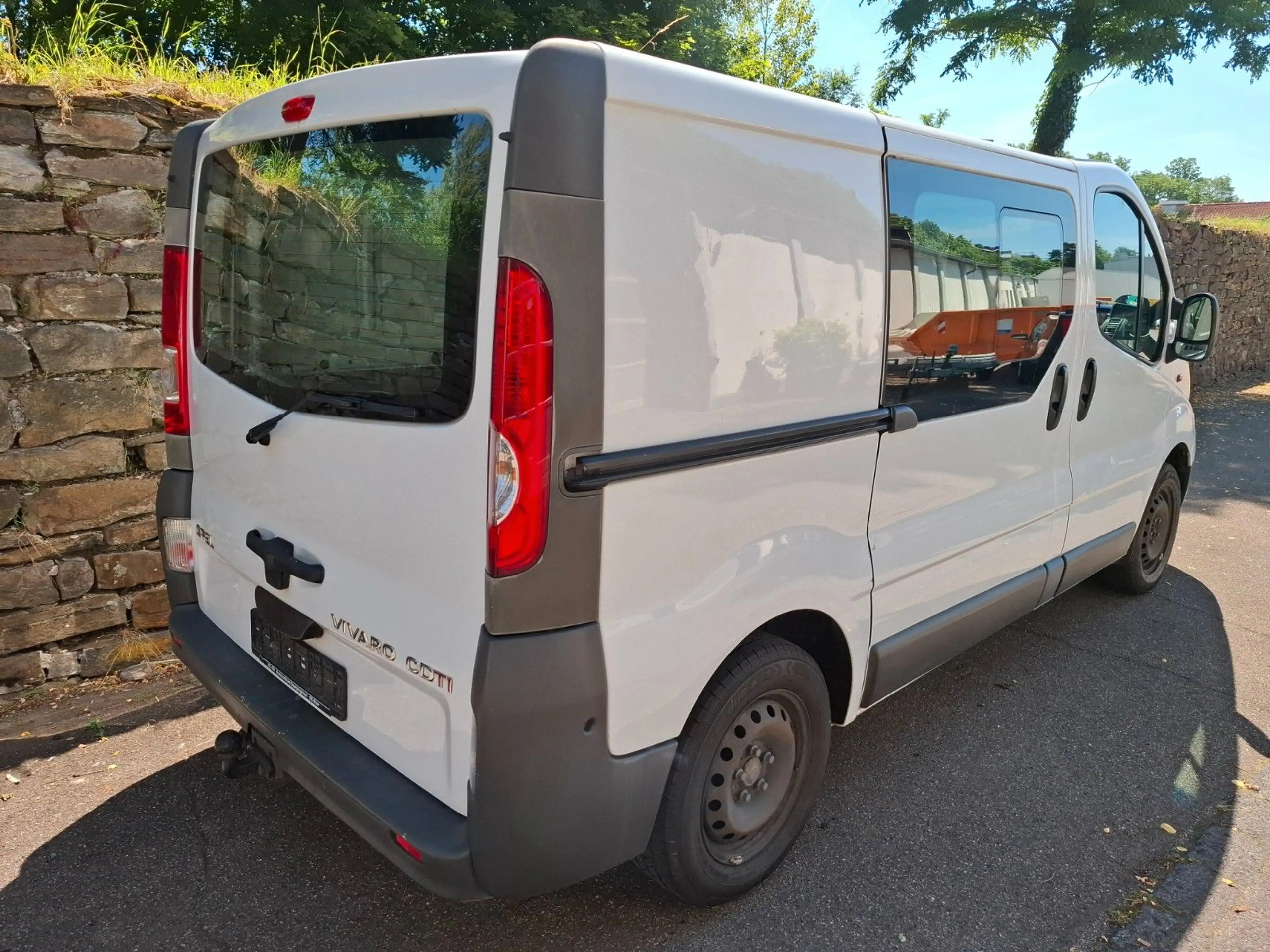 Opel Vivaro Mixto 6 Sitzer Klima AHK 9 Sitzer möglich — photo 6