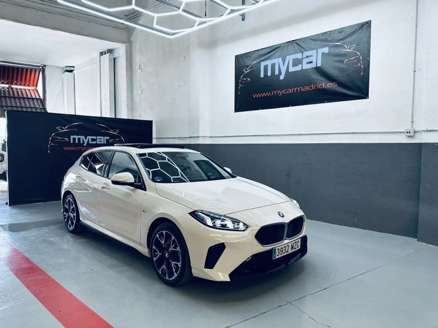 BMW 116 120dA M Sport Blanco - 1