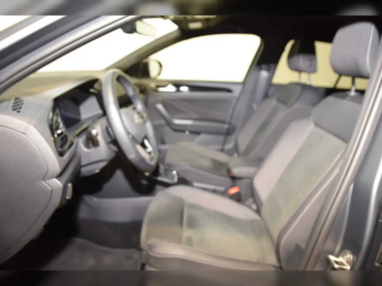 Volkswagen T-Roc TSI R-Line DSG AHK - Navi Pro - RearView 10