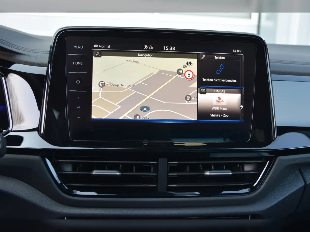 Volkswagen T-Roc TSI R-Line DSG AHK - Navi Pro - RearView 15