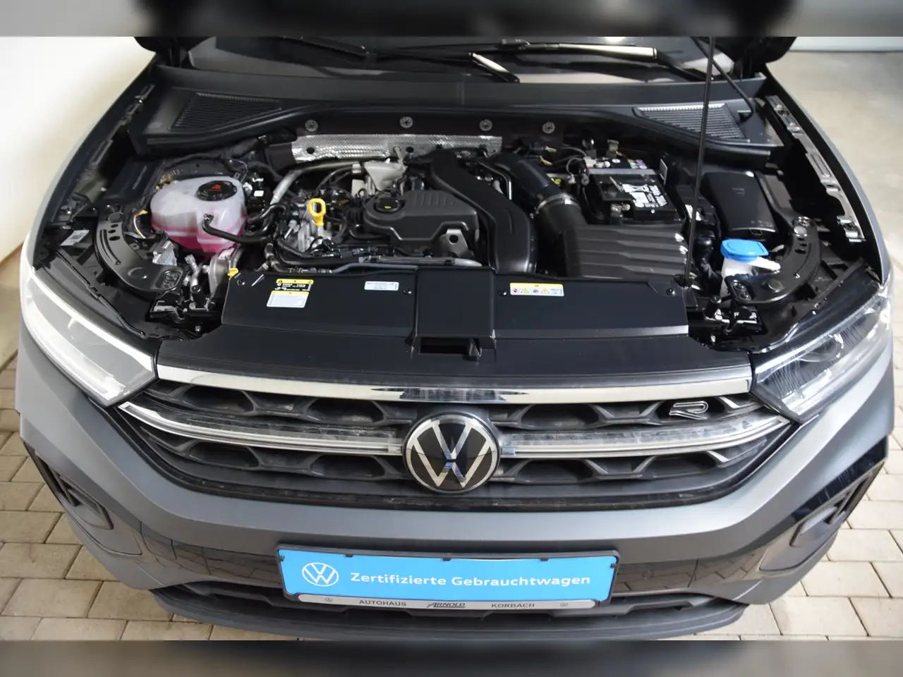 Volkswagen T-Roc TSI R-Line DSG AHK - Navi Pro - RearView 6