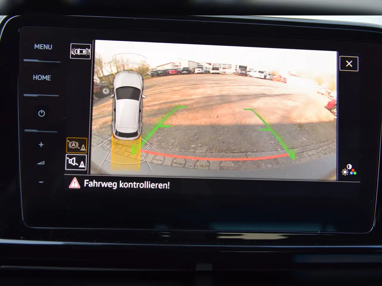Volkswagen T-Roc TSI R-Line DSG AHK - Navi Pro - RearView 16