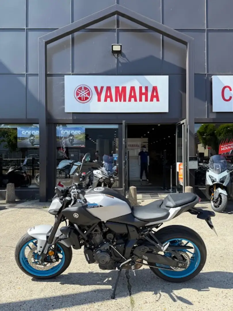 Yamaha MT-07 Gris - 1