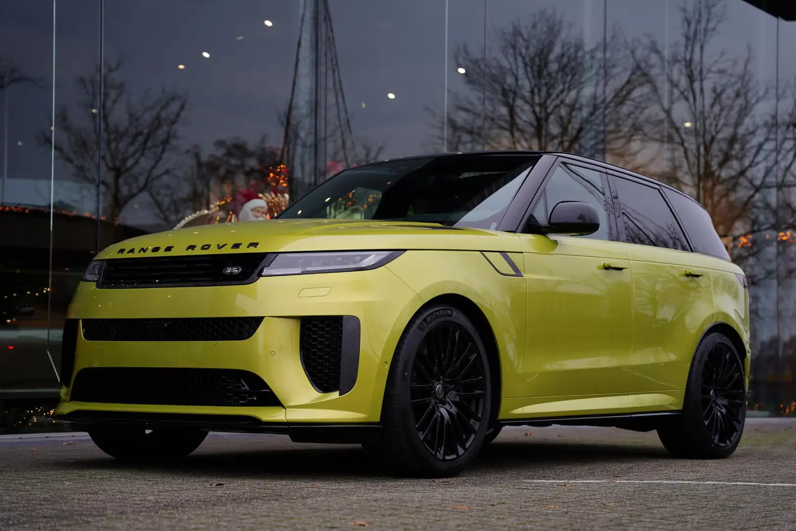 Land Rover Range Rover Sport P635 SV Celestial Sol Gelb - 1