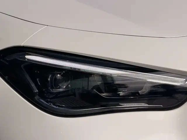 Mercedes-Benz Cle view 13