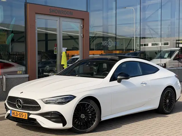 Mercedes-Benz Cle view 3