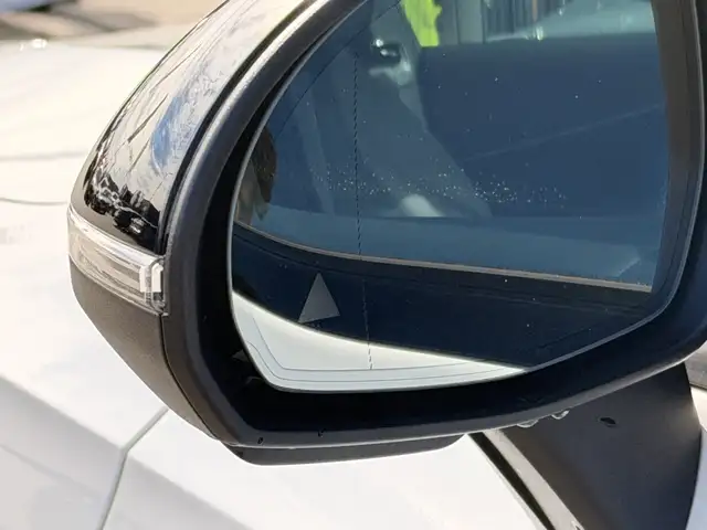 Mercedes-Benz Cle view 15