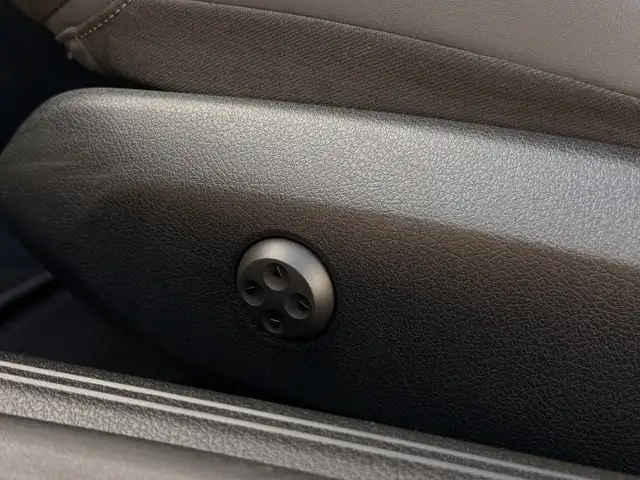 Mercedes-Benz Cle view 6