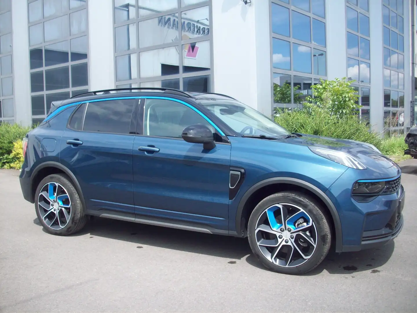 Lynk & Co 01 PHEV 1.5 Turbo Blau - 2