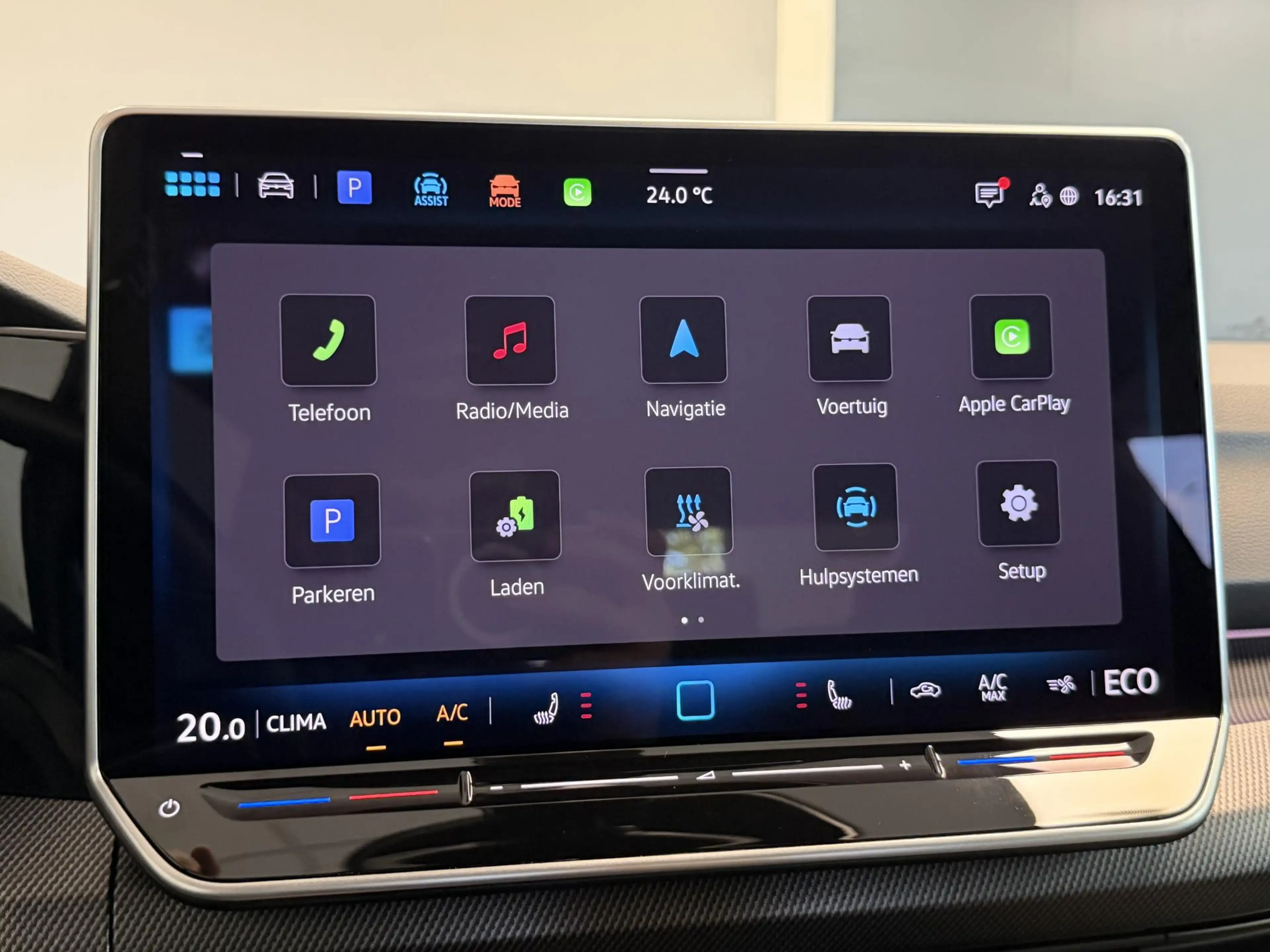 Volkswagen Golf GTE 1.5 eHybrid SOH 100% | Trekhaak | Adaptive cruise — photo 21