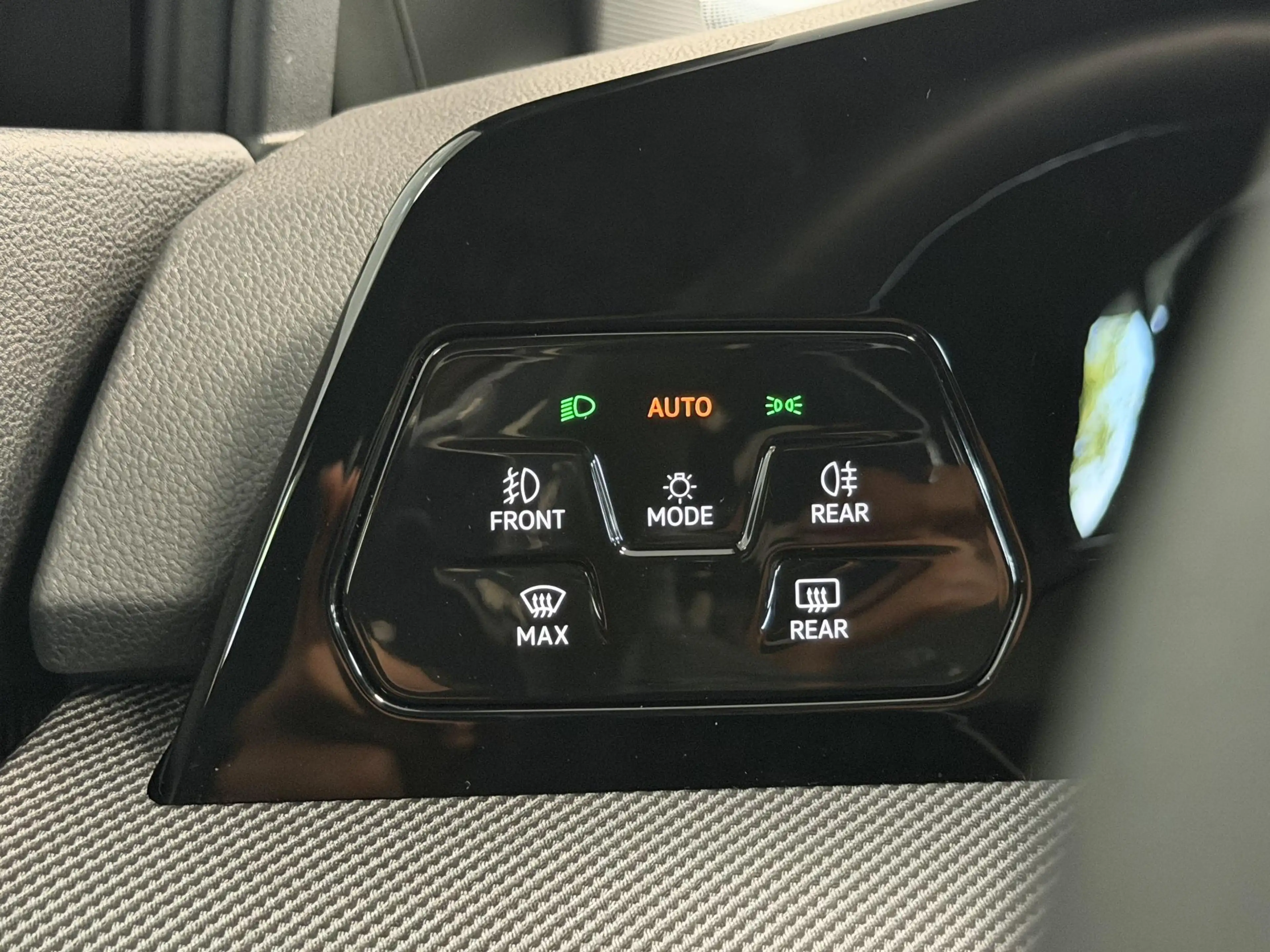 Volkswagen Golf GTE 1.5 eHybrid SOH 100% | Trekhaak | Adaptive cruise — photo 10
