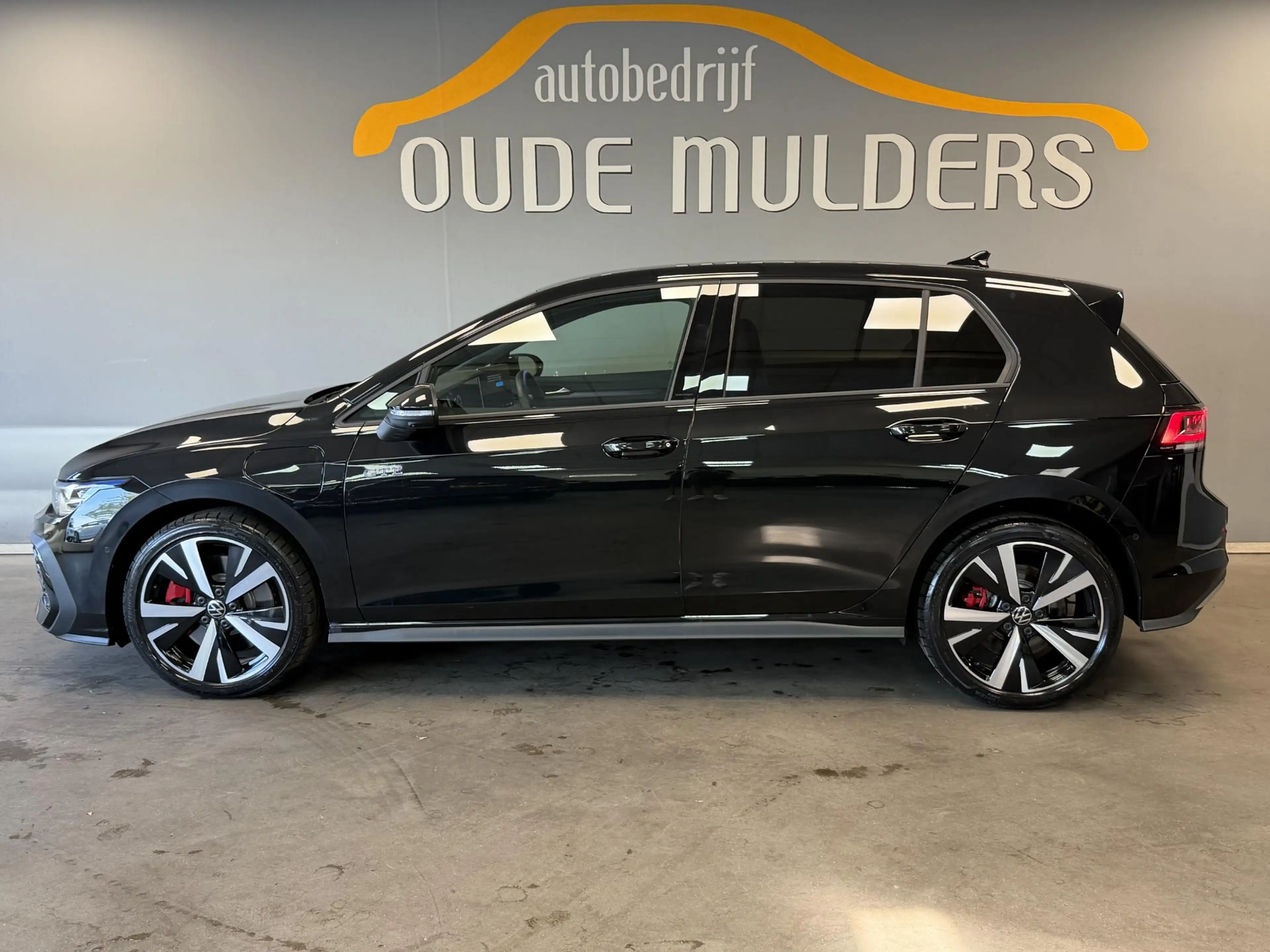 Volkswagen Golf GTE 1.5 eHybrid SOH 100% | Trekhaak | Adaptive cruise — photo 2