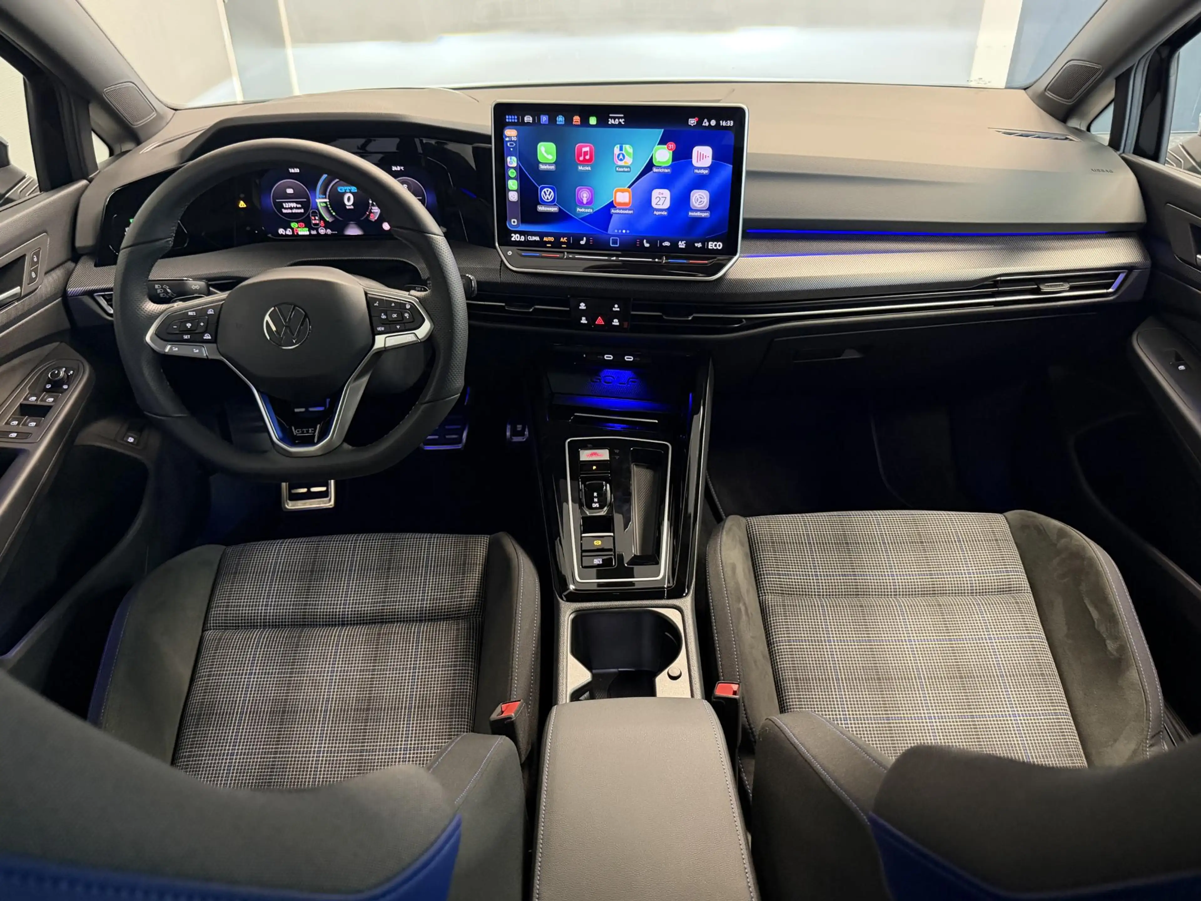 Volkswagen Golf GTE 1.5 eHybrid SOH 100% | Trekhaak | Adaptive cruise — photo 9