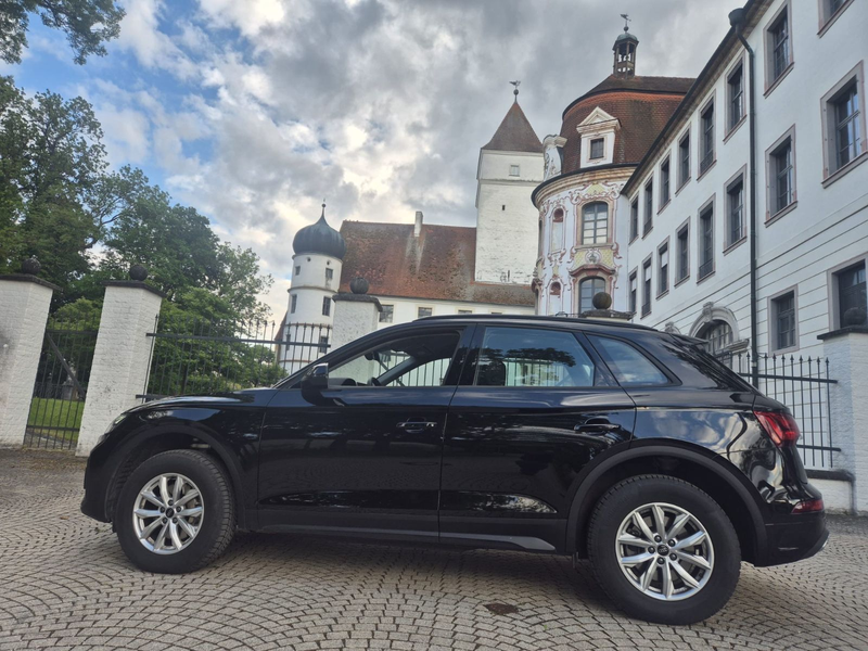 Audi Q5 40 TDI quattro basis — photo 2