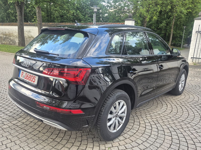 Audi Q5 40 TDI quattro basis — photo 5