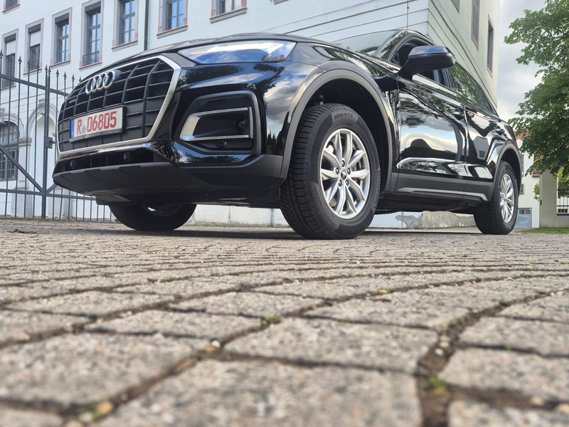 Audi Q5 40 TDI quattro basis — photo 9