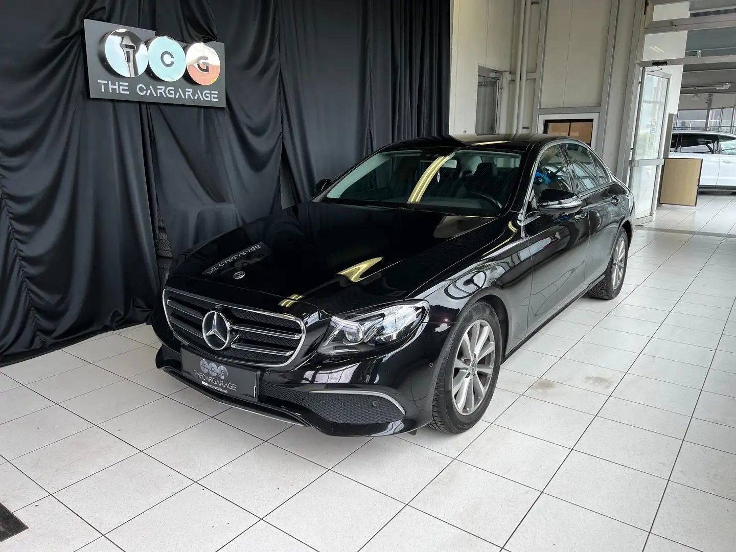 Mercedes-Benz E 200 E 200 d (213.012) Schwarz - 1