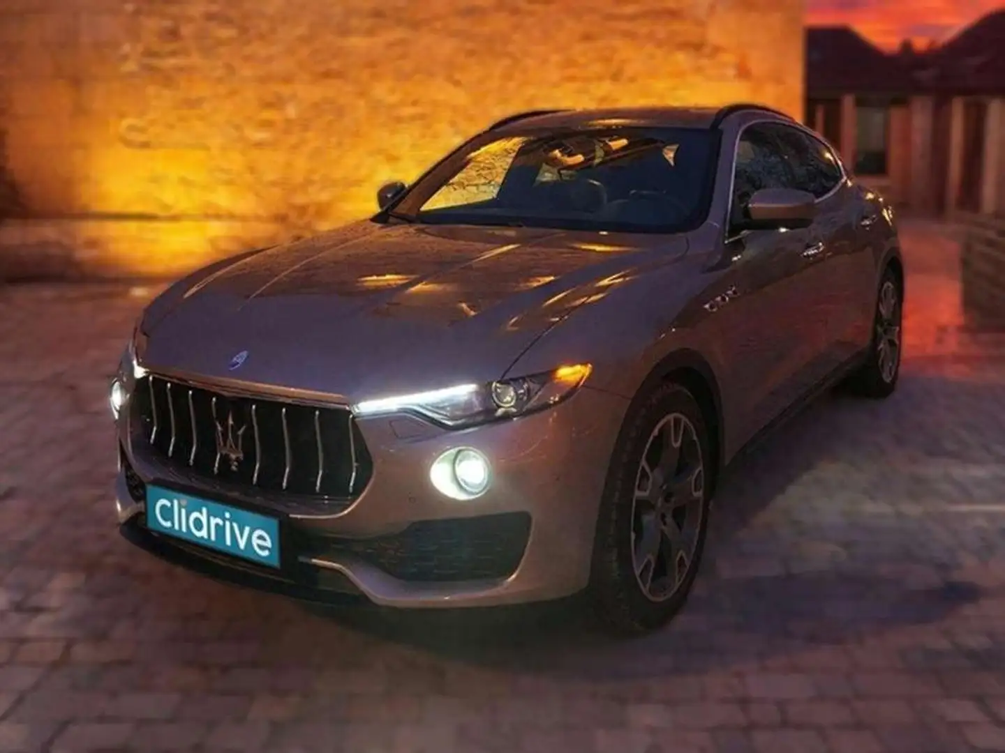 Maserati Levante Diesel Aut. Gris - 2