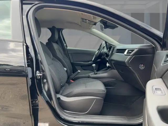 Renault Clio view 8