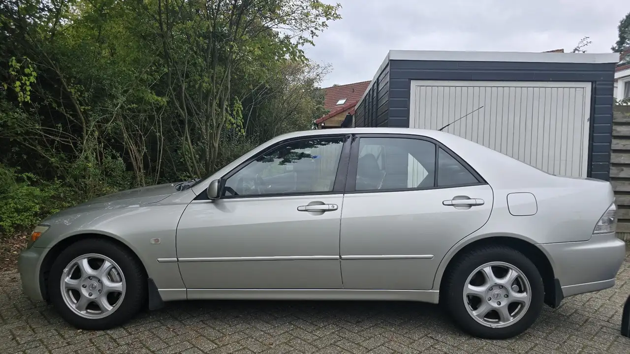 Lexus IS 200, foto 5