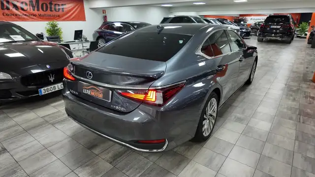 Lexus Es view 6