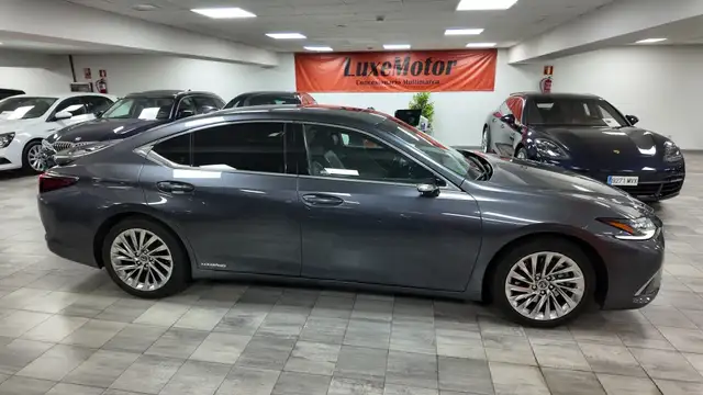 Lexus Es view 7