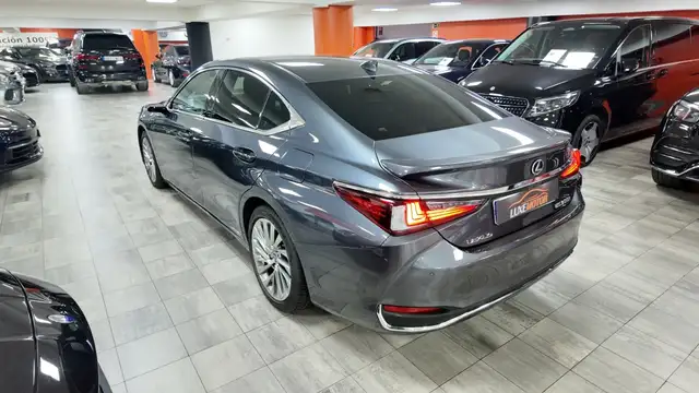 Lexus Es view 4