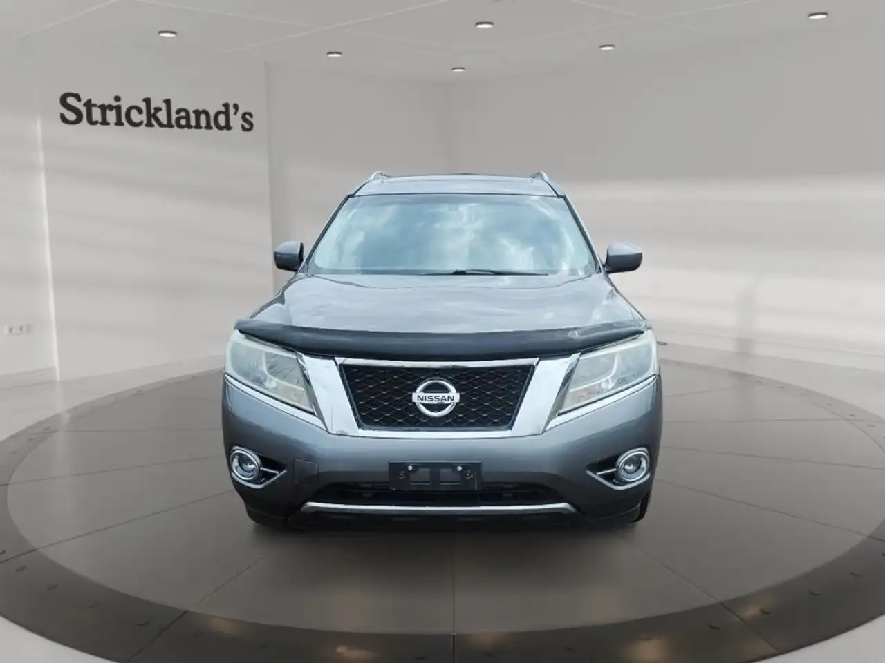 Nissan Pathfinder снимка Nissan Pathfinder