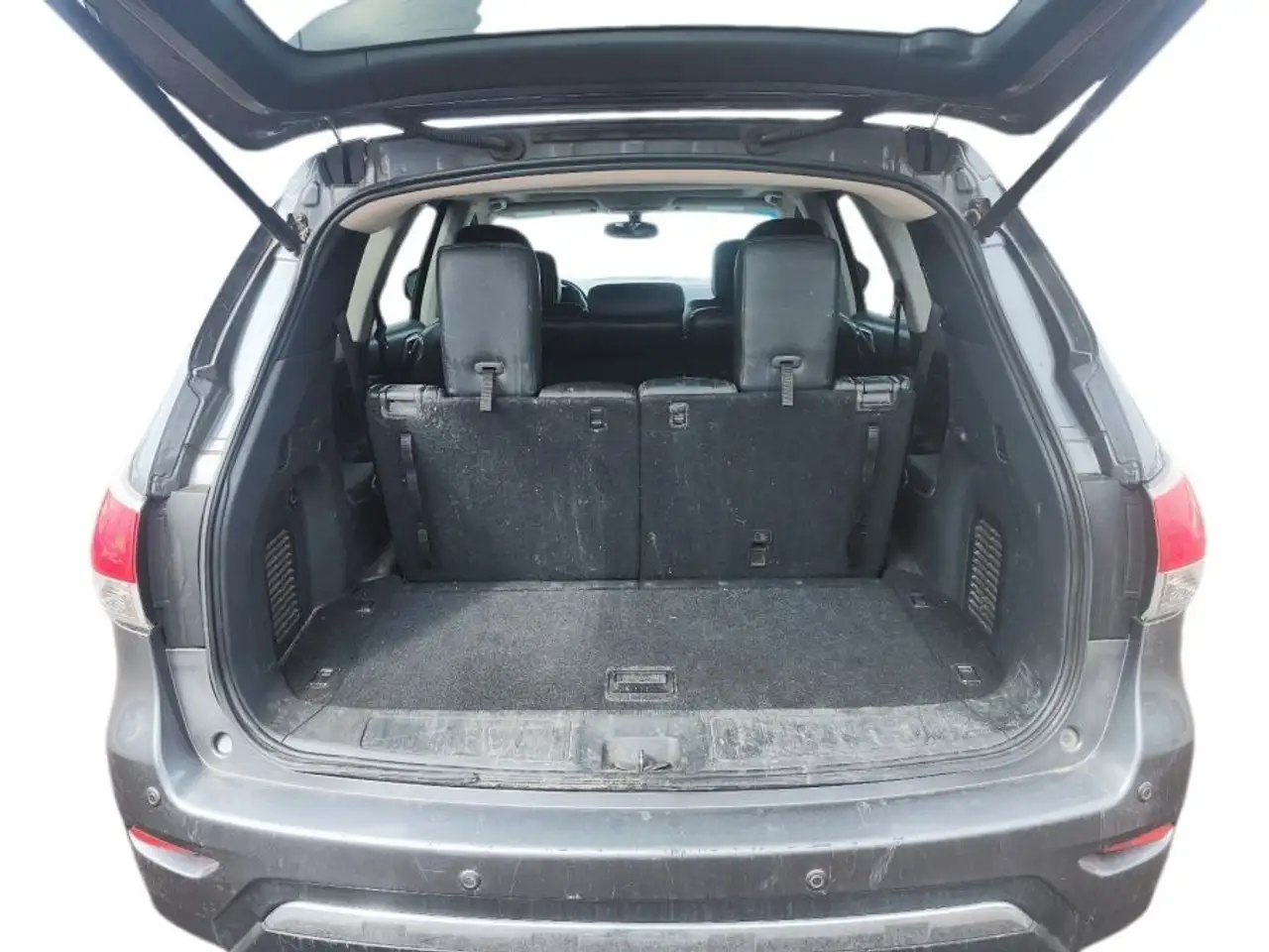 Nissan Pathfinder снимка Nissan Pathfinder