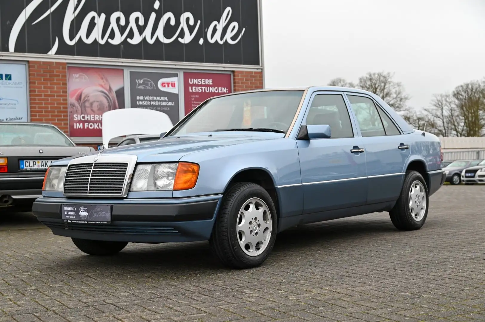 Mercedes-Benz 260 E W124 *KLIMA*AIRBAG*LEDER*AHK*GARANTIE* Blau - 1