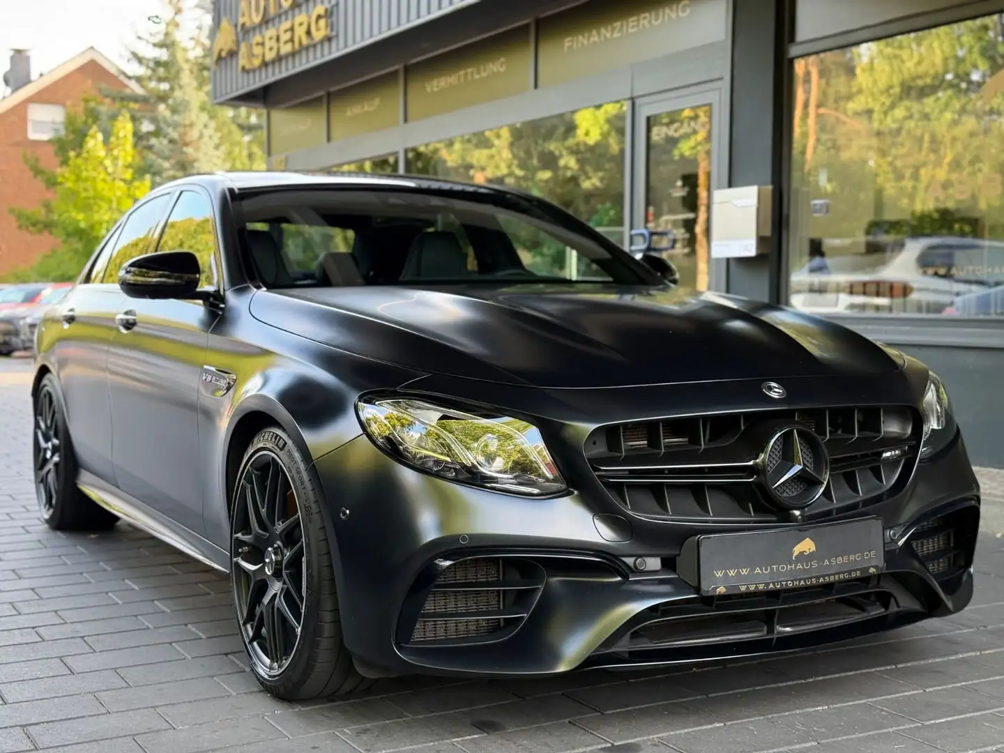 Mercedes-Benz E 63 AMG 4Matic Edition 1/PANO/BURM/MAGNO/CARBON Schwarz - 1