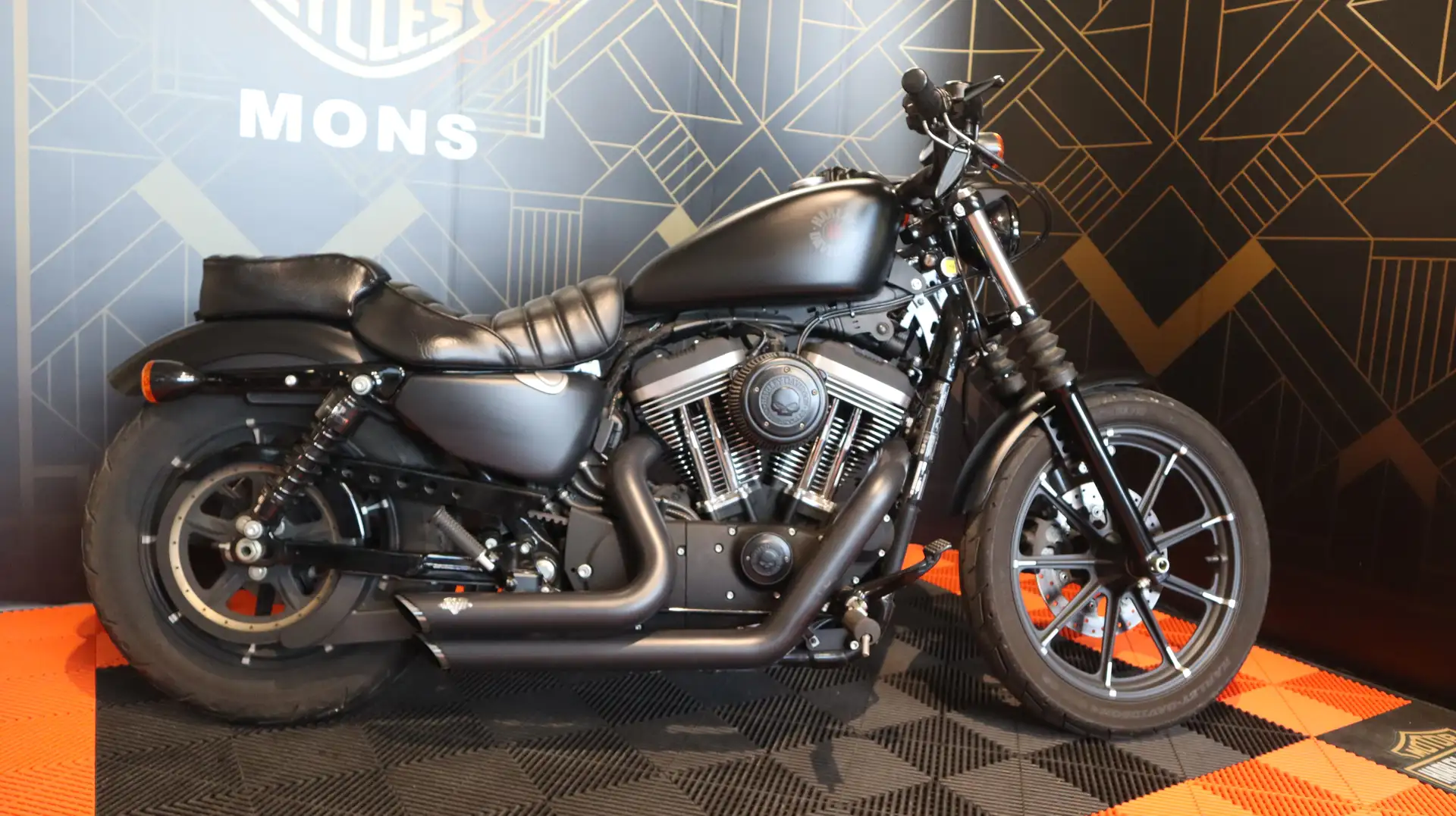 Harley-Davidson Iron 883 Negru - 1