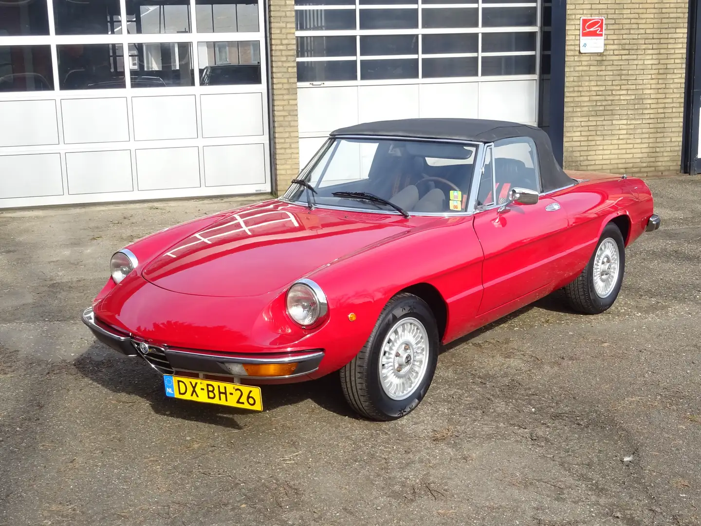 Alfa Romeo Spider Veloce Червоний - 1