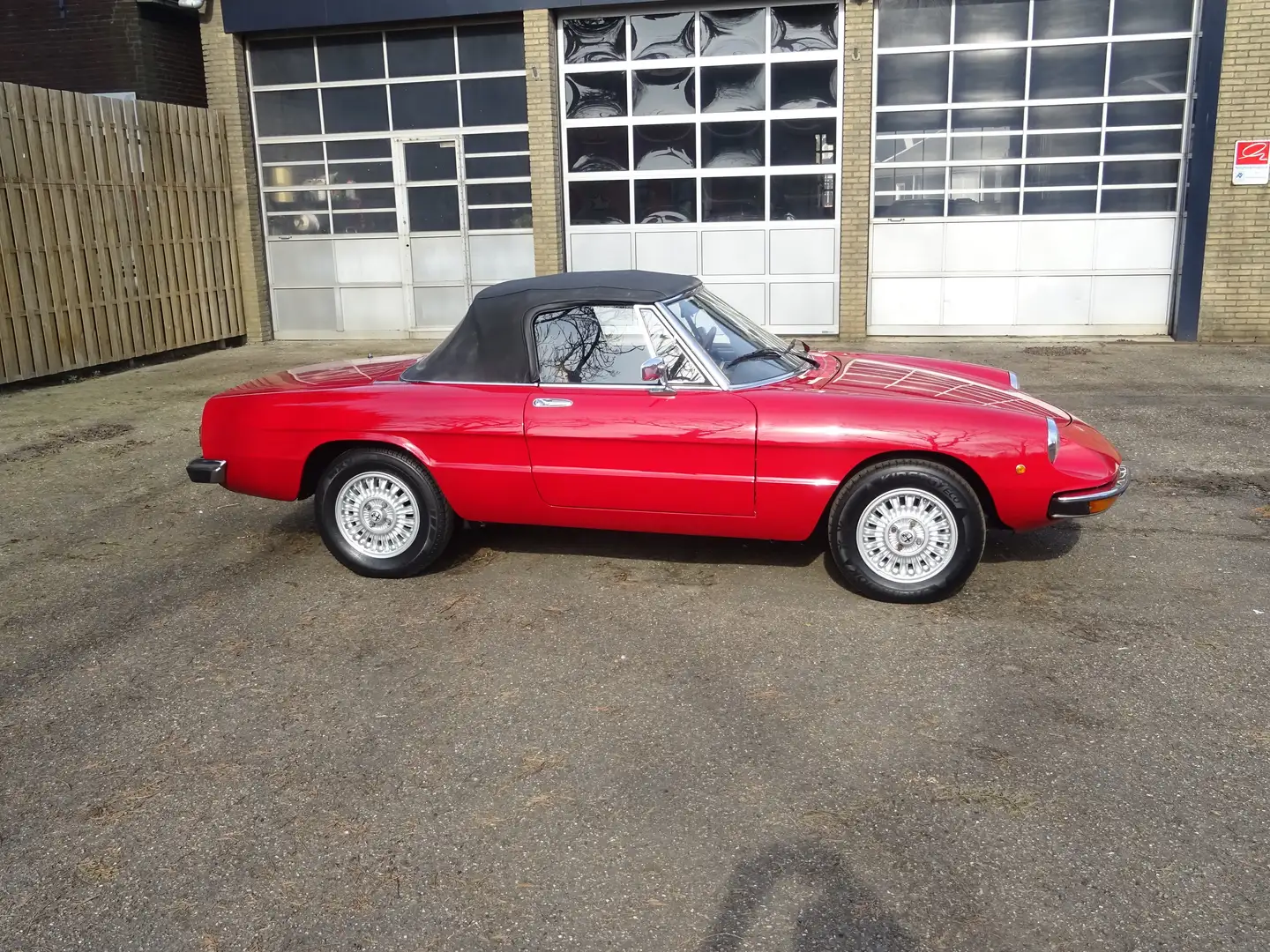 Alfa Romeo Spider Veloce Червоний - 2