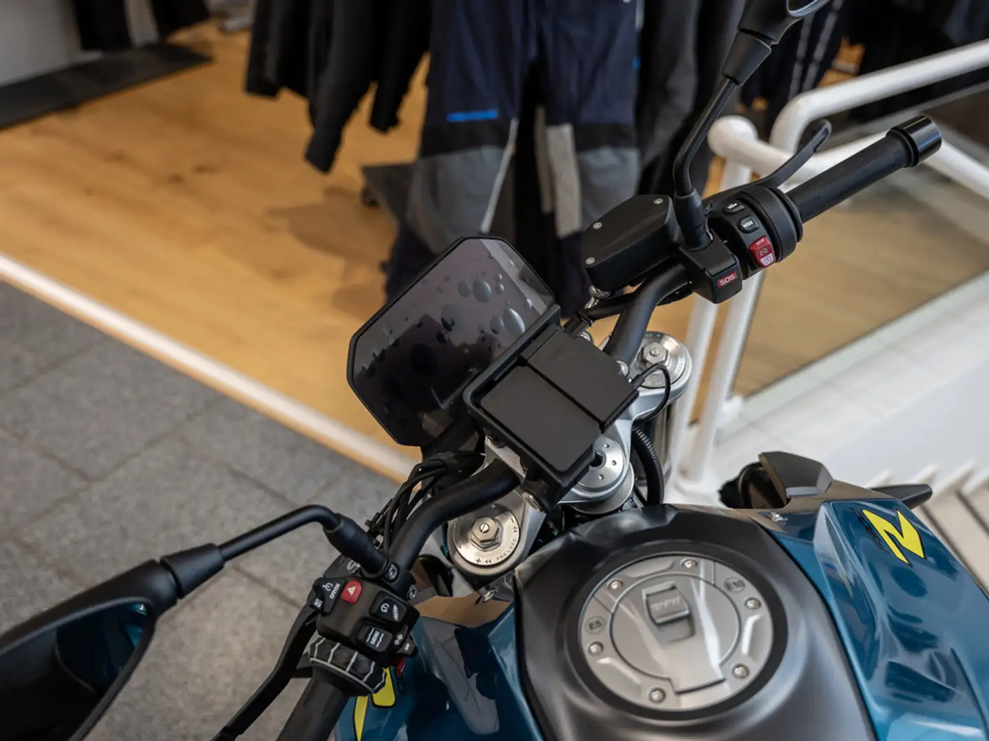 BMW F 900 R KOMFORT-P. DYNAMIC-P. GRIFFHEIZUNG Blau - 2