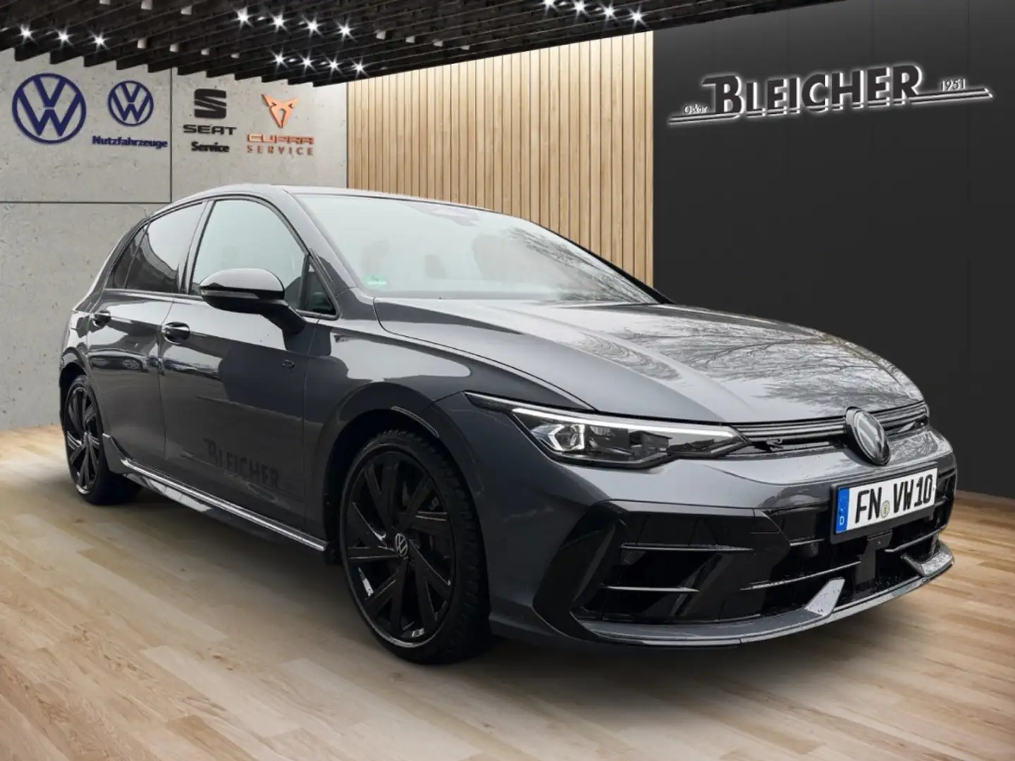 Volkswagen Golf VIII R 4MO 245 kW (333 PS) 7-G DSG Grau - 2