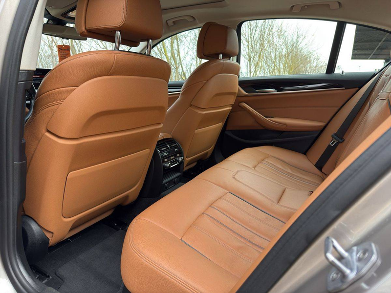 BMW 540 540 d xDrive Sport Line — photo 14