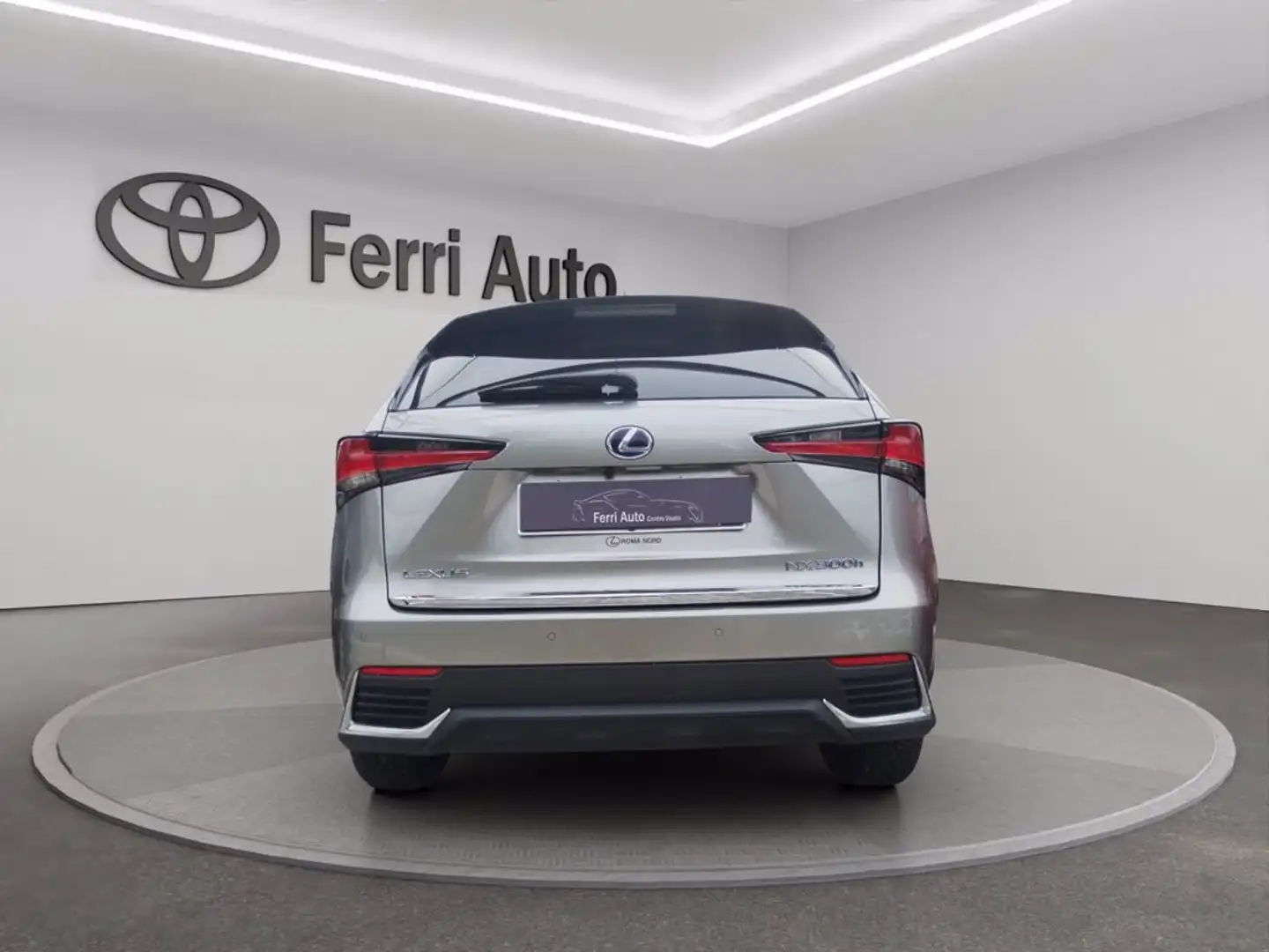 Lexus NX 300 h 2.5 premium 4wd cvt Gris - 1
