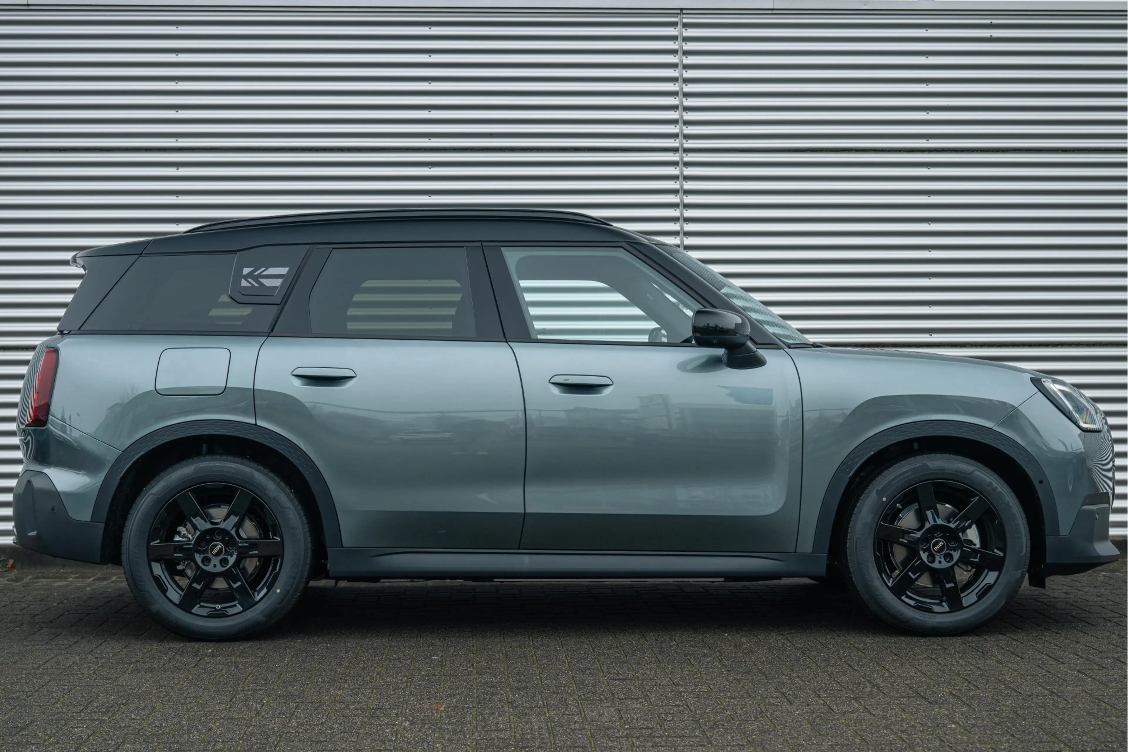 MINI Countryman E / Classic / Pakket L / 18" Asteroid Spoke Black — photo 3