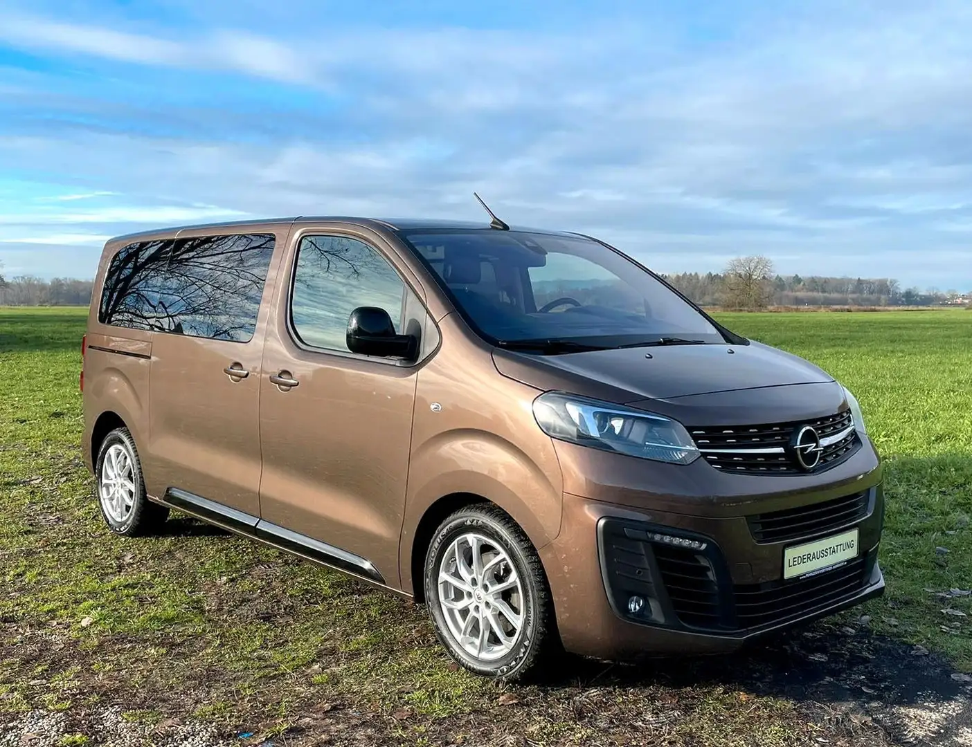 Opel Zafira Life M / PREMIUM / AHK / PANO / MASSAGE Braun - 2