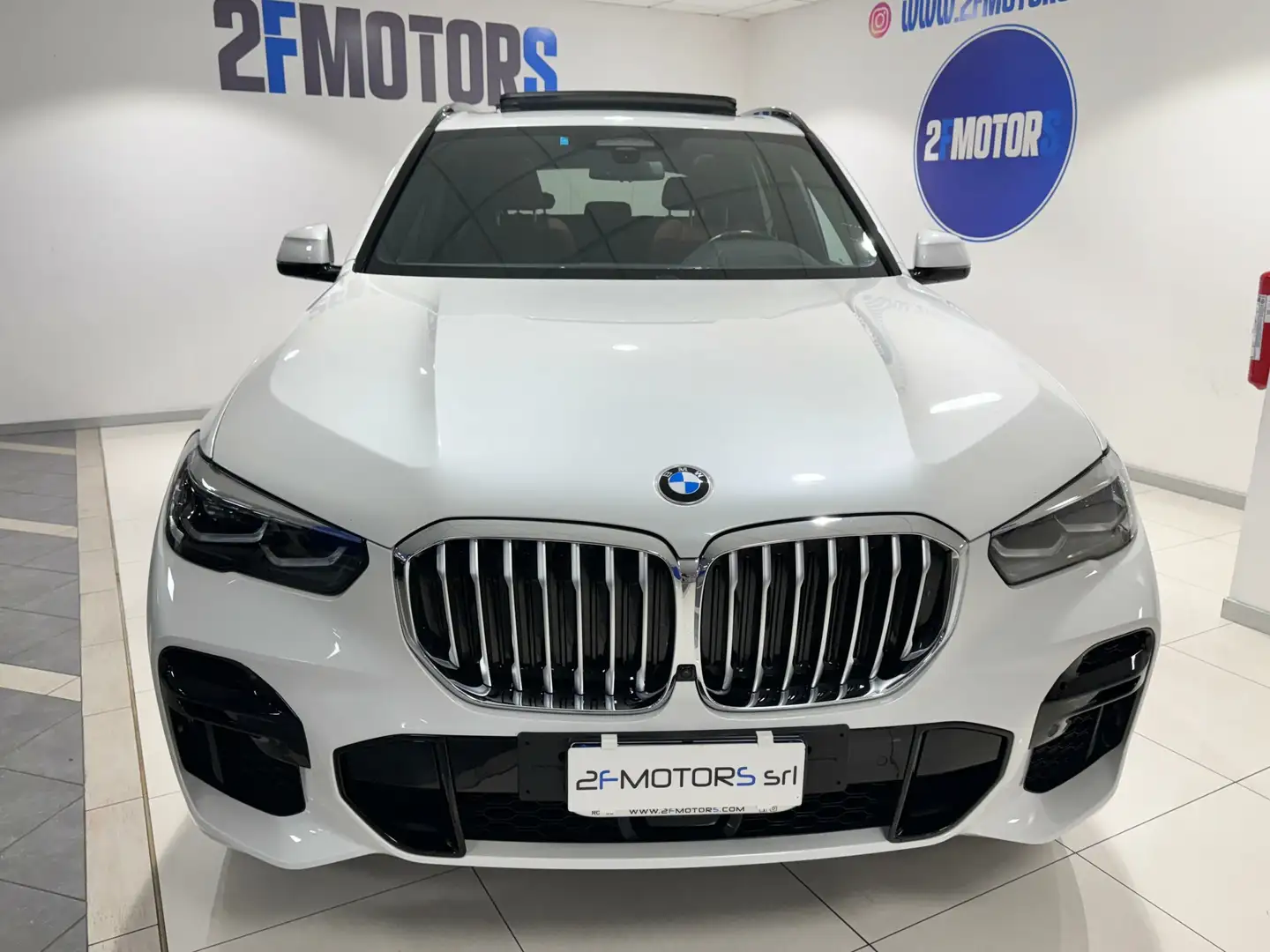 BMW X5 xdrive40d mhev 48V Msport auto Bianco - 2