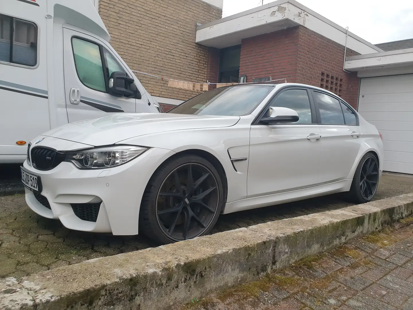 BMW M3 DKG Bílá - 2