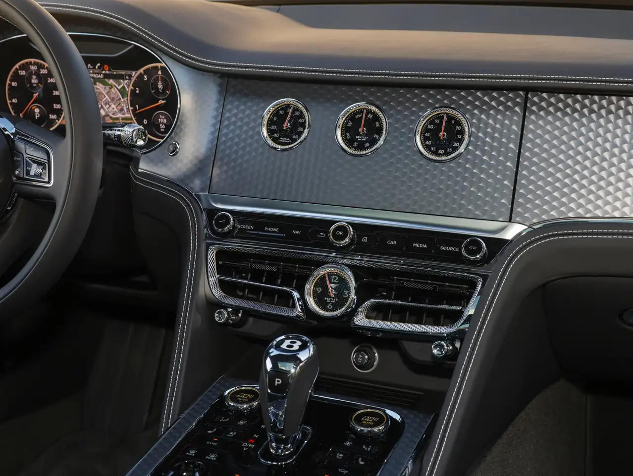 Bentley Flying Spur 2025 — фото 12