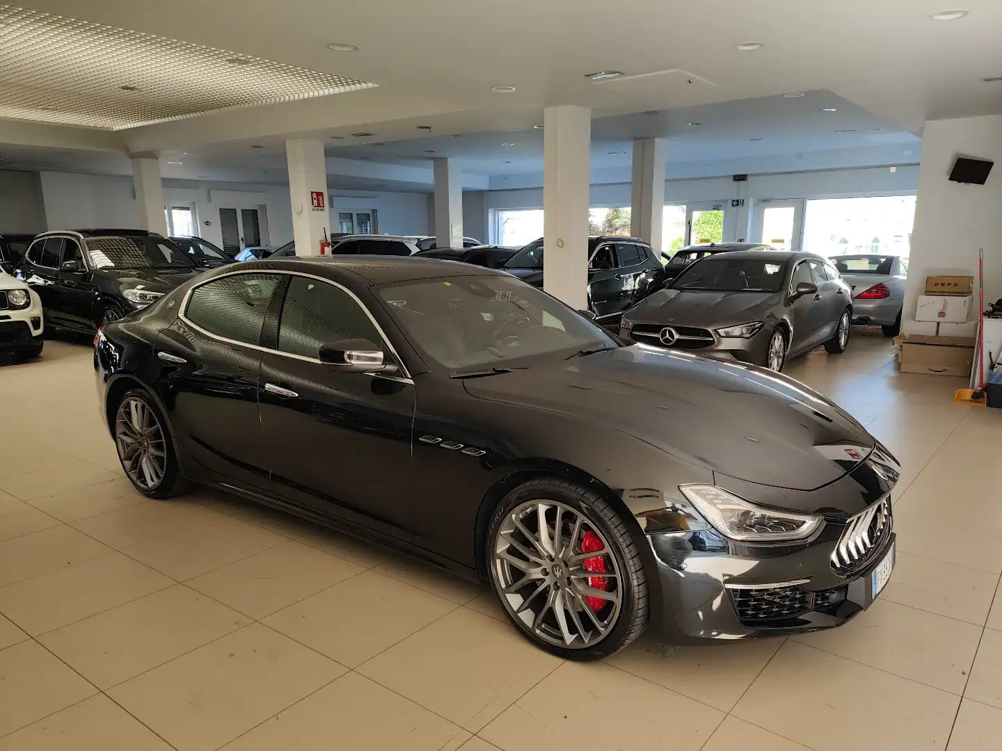 Maserati Ghibli 3.0V6 430cv Q4 Granlusso Pelle Fari Xeno Blis 21” Noir - 2