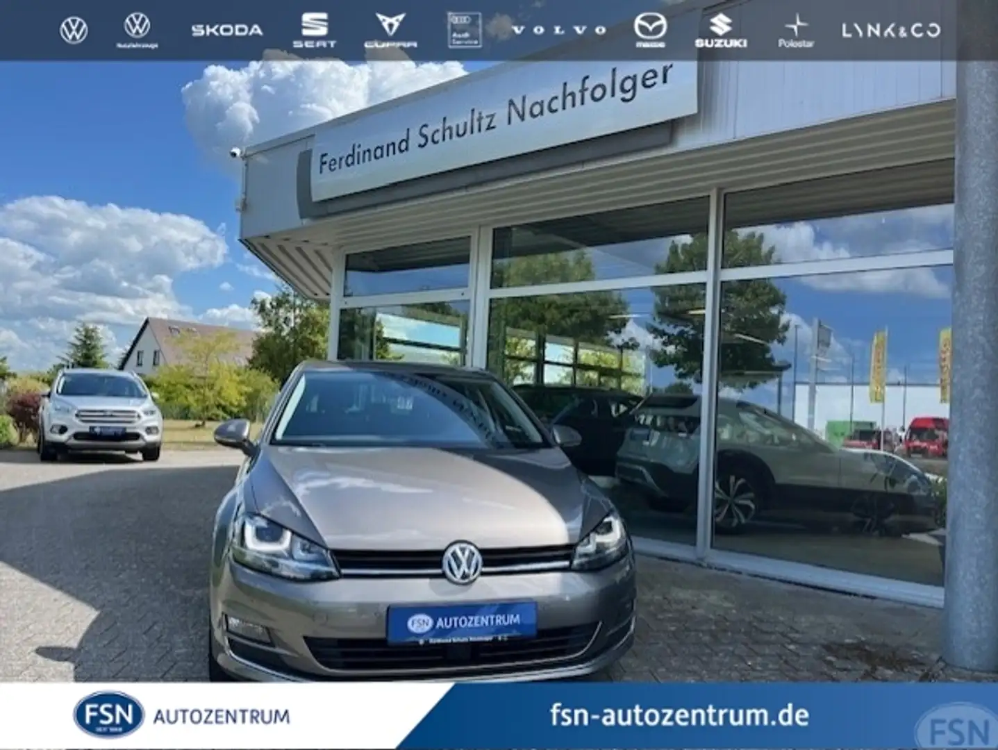 Volkswagen Golf VII 1.2 TSI Allstar 6-Gang Stdhzg. Bi Xenon Sitzh Plateado - 1